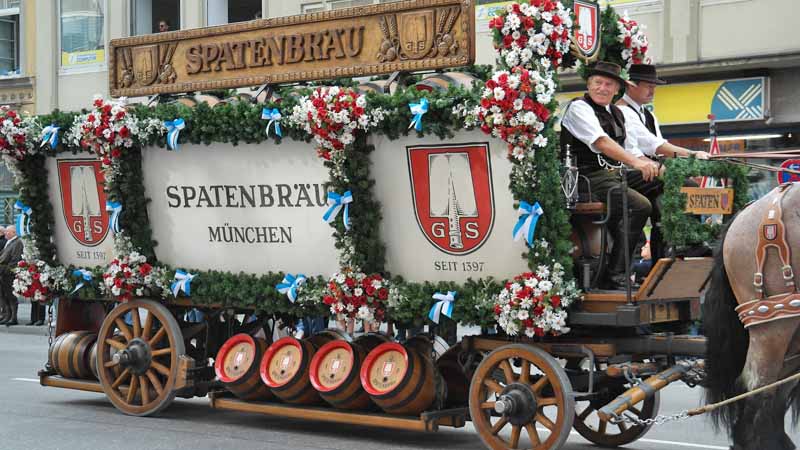 oktoberfest-bierkar-huisjesuitsland.nl