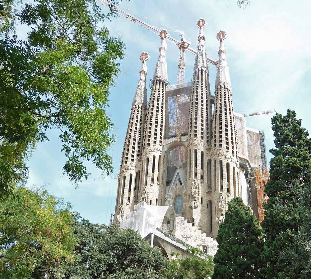 hoogste kerktoren-sagrada-familia-huisjesduitsland.nl